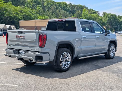 Used 2025 GMC Sierra 1500 Denali AWD/4WD image 9