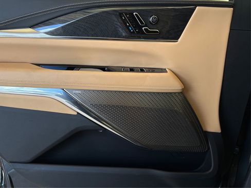 New 2026 Cadillac Escalade IQL Sport 2 w/ LPO, Etrunk Organizer Package AWD/4WD image 21
