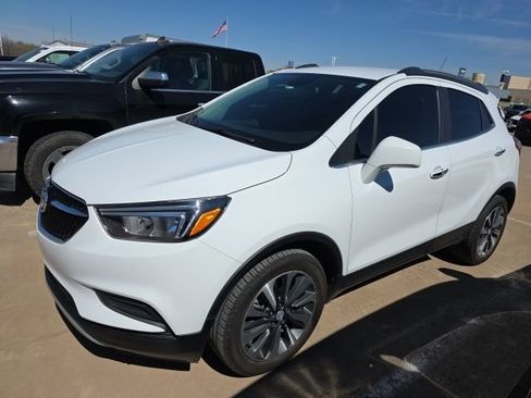 Used 2021 Buick Encore Preferred image 2