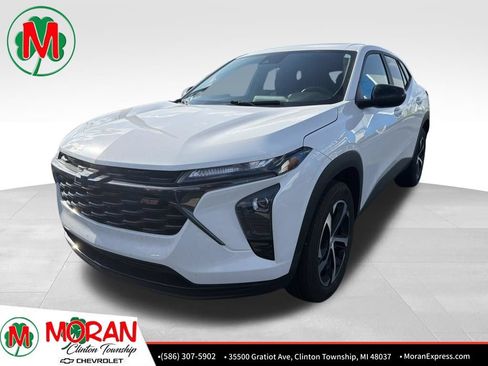 Certified 2024 Chevrolet Trax RS w/ Sunroof Package FWD image 1
