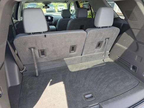 Used 2021 Chevrolet Traverse Premier image 31