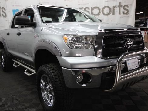Used 2013 Toyota Tundra 4x4 CrewMax image 9