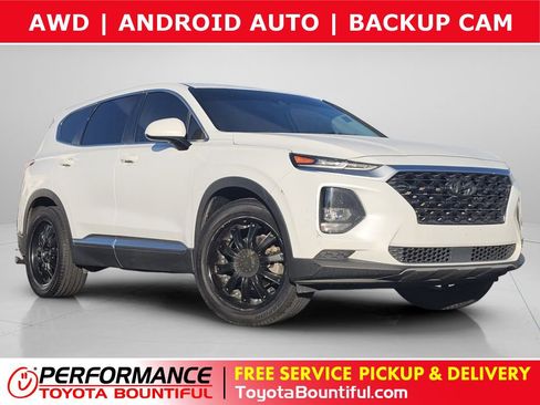 Used 2020 Hyundai Santa Fe SE image 1