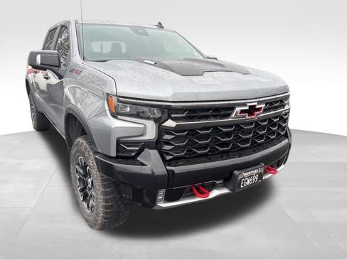Used 2024 Chevrolet Silverado 1500 ZR2 w/ Technology Package image 2