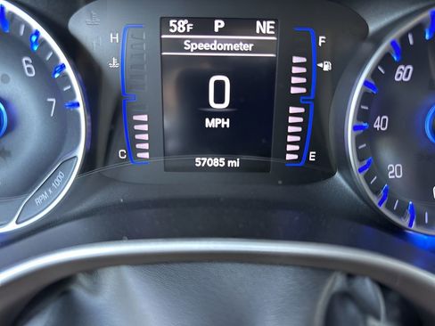 Used 2023 Chrysler Voyager LX image 23