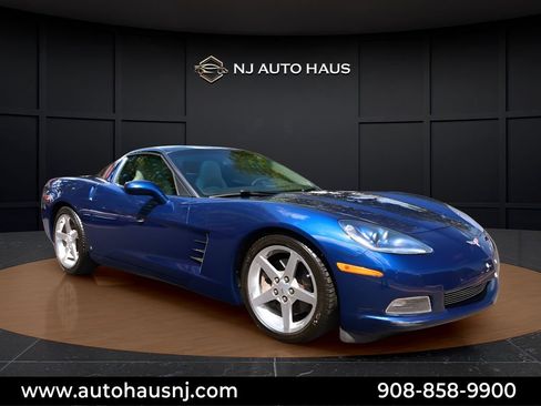 Used 2006 Chevrolet Corvette Coupe w/ Preferred Equipment Group RWD image 1