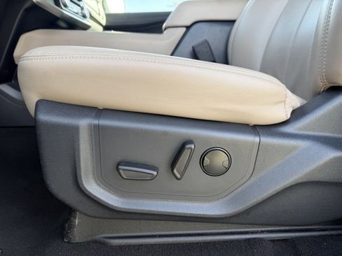 Certified 2024 Ford Expedition Max XLT image 11