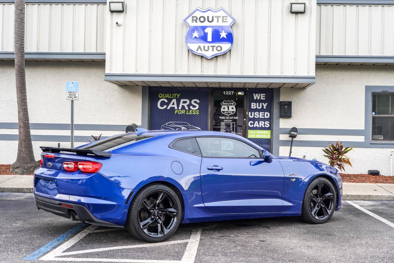 Used 2020 Chevrolet Camaro LT RWD image 6