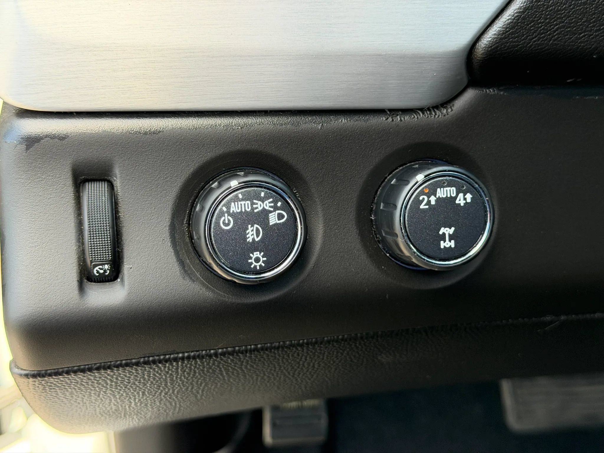 Used 2019 GMC Yukon SLT AWD/4WD image 29
