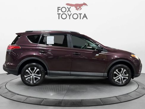 Used 2017 Toyota RAV4 LE FWD image 7