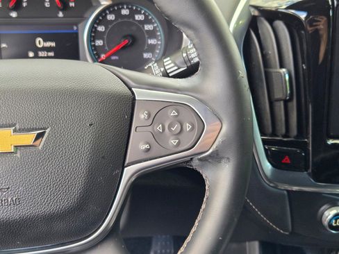 Used 2023 Chevrolet Traverse LT image 34
