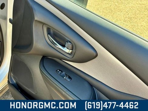 Used 2023 Nissan Murano SL image 21