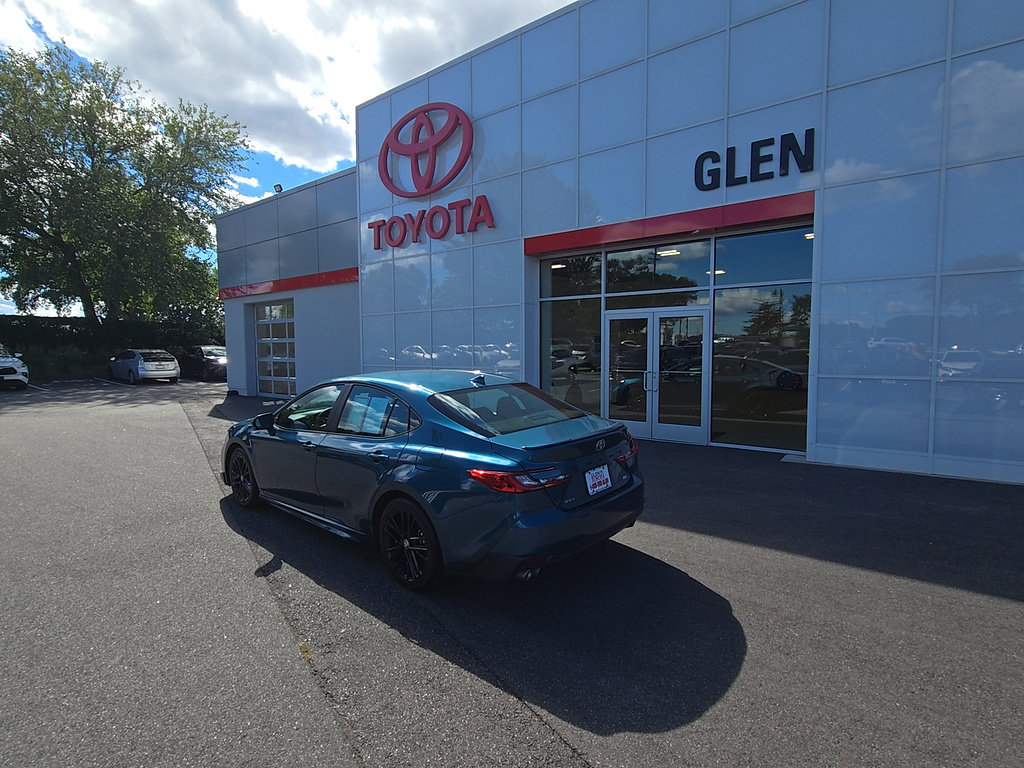 Certified 2025 Toyota Camry SE FWD image 5