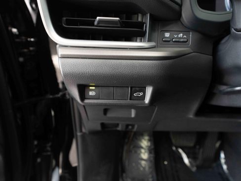 Used 2025 Toyota Grand Highlander AWD image 11