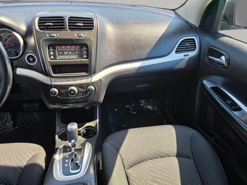 Used 2016 Dodge Journey SE w/ Flexible Seating Group FWD image 4
