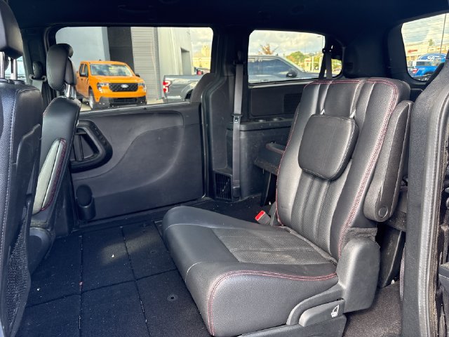 Used 2018 Dodge Grand Caravan GT w/ Safety Sphere Group FWD image 11
