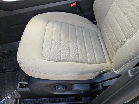 Certified 2024 Ford Edge SE image 13