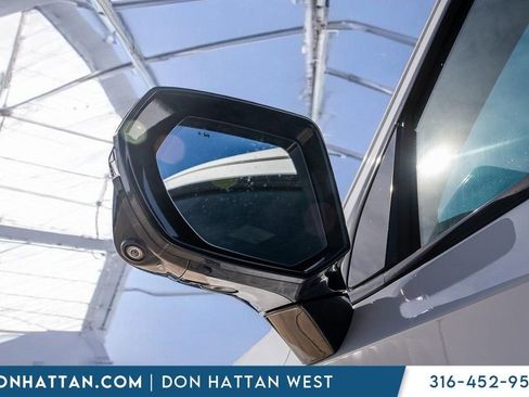 Used 2023 Chevrolet Suburban RST w/ Luxury Package image 39