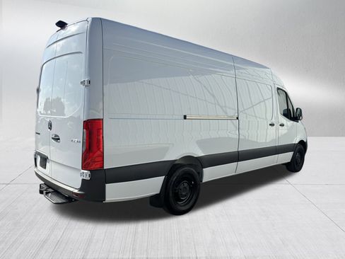 Used 2025 Mercedes-Benz Sprinter 2500 image 6