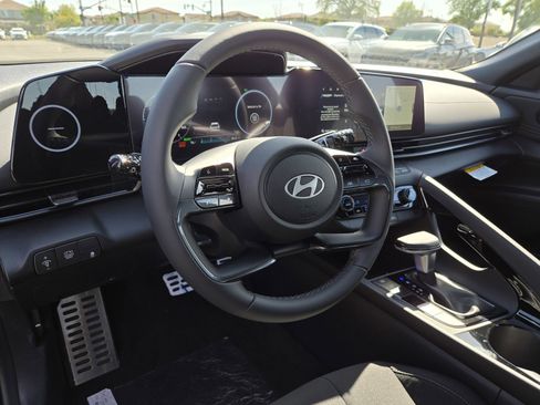 New 2025 Hyundai Elantra SEL image 15