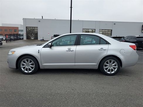 Used 2012 Lincoln MKZ image 4