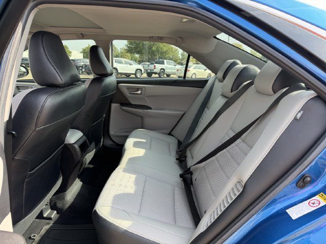Used 2017 Toyota Camry SE w/ Moonroof Package FWD image 26