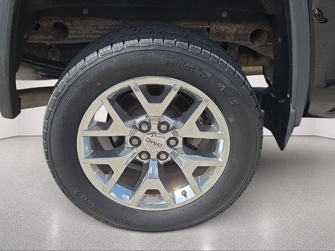 Used 2017 GMC Sierra 1500 SLT w/ SLT Premium Package AWD/4WD image 17