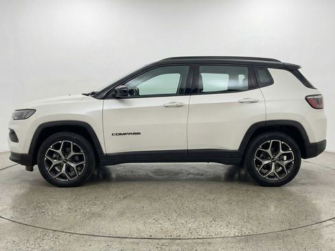 Used 2025 Jeep Compass Limited AWD/4WD image 4