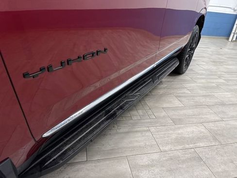 Used 2024 GMC Yukon XL SLT image 38