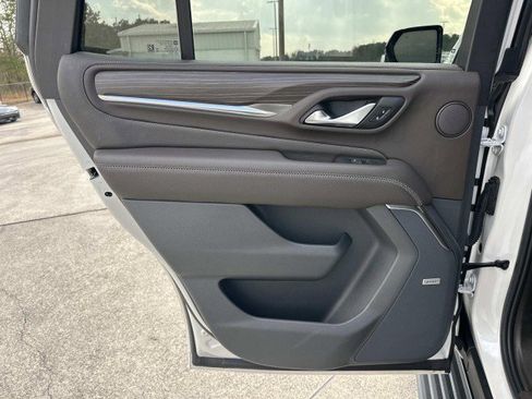 Used 2022 GMC Yukon Denali w/ Denali Premium Package image 21