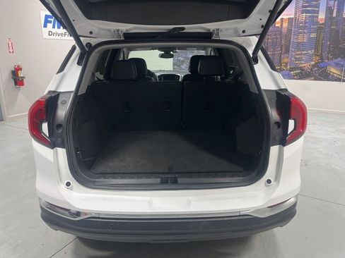 Used 2023 GMC Terrain SLT image 26