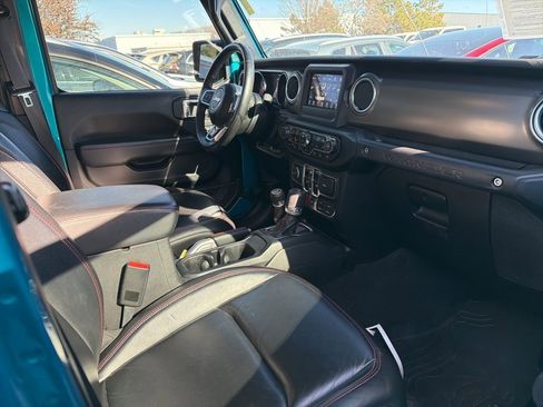 Used 2019 Jeep Wrangler Unlimited Rubicon w/ Steel Bumper Group image 5