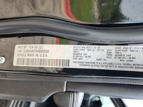 Used 2024 Jeep Grand Cherokee Altitude AWD/4WD image 31