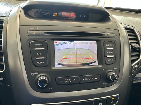 Used 2014 Kia Sorento LX AWD/4WD image 19