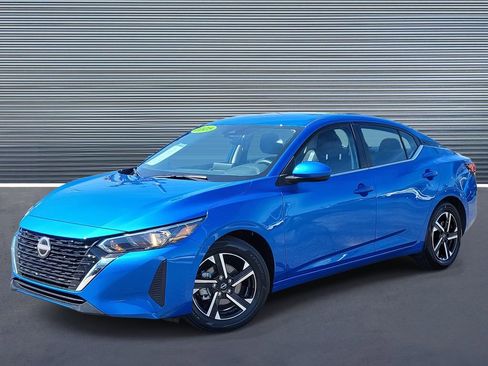 Used 2025 Nissan Sentra SV FWD image 1