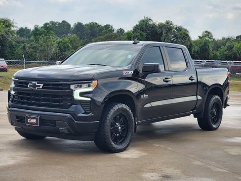 Used 2023 Chevrolet Silverado 1500 RST AWD/4WD image 3