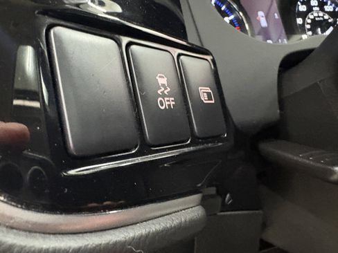 Used 2018 Mitsubishi Outlander SE image 20