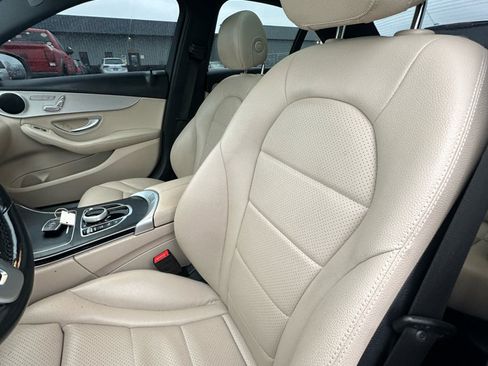 Used 2020 Mercedes-Benz C 300 4MATIC Sedan image 23