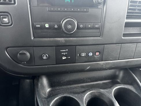 Used 2014 Chevrolet Express 2500 image 9