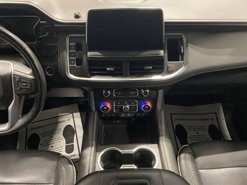 Used 2021 GMC Yukon XL SLT w/ Rear Media and Nav Package AWD/4WD image 15