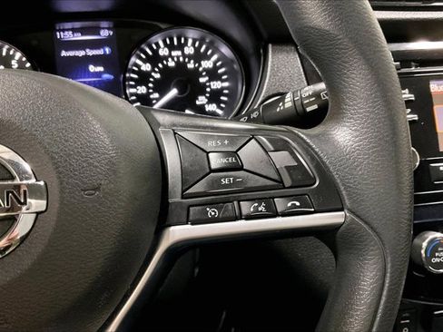 Used 2018 Nissan Rogue Sport SV image 19