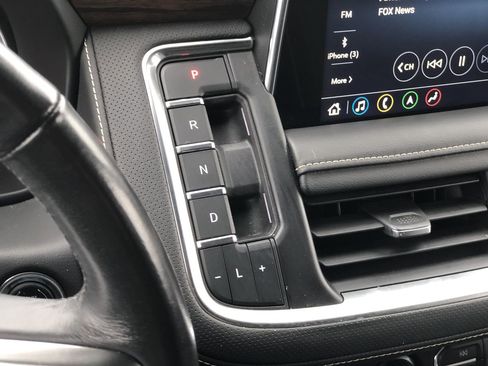 Used 2021 Chevrolet Tahoe Premier w/ Premium Package image 20