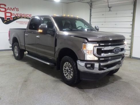Used 2020 Ford F250 XLT w/ XLT Premium Package image 5