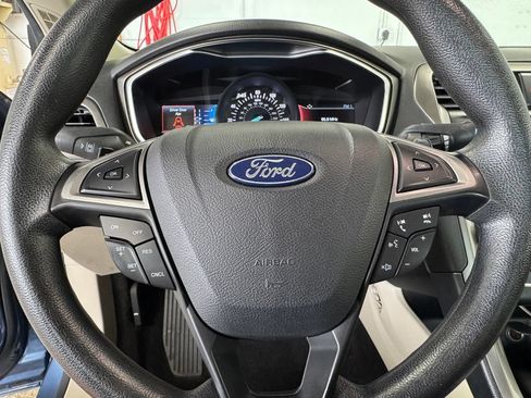 Used 2019 Ford Fusion SE FWD image 14