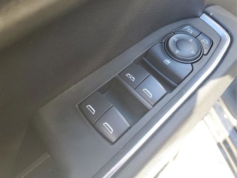 Used 2025 Chevrolet Silverado 1500 LT image 14