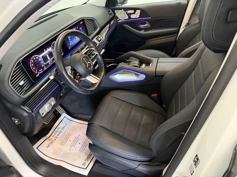 Used 2024 Mercedes-Benz GLS 580 4MATIC image 23