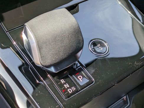 New 2025 Land Rover Range Rover Sport Dynamic SE image 14