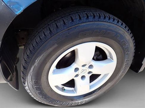 Used 2005 Nissan Frontier LE AWD/4WD image 7