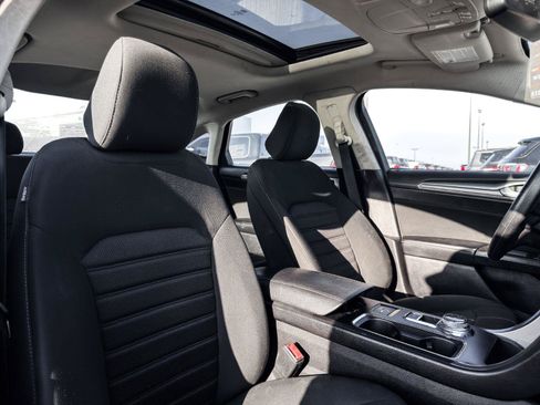 Used 2020 Ford Fusion SE FWD image 13