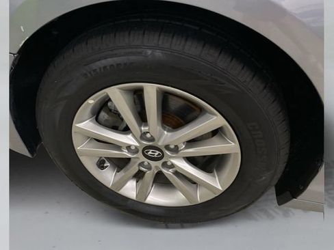 Used 2017 Hyundai Sonata SE w/ Cargo Package FWD image 19